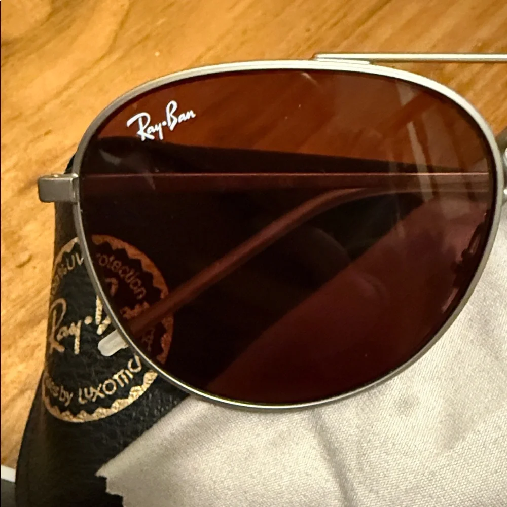 Ray-Ban Silver Frame Sunglasses with Dark Lenses RB3589 - Picture 3 of 4